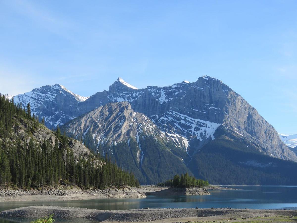Apartment 406, Indigenous Artefacts Canmore Exterior foto