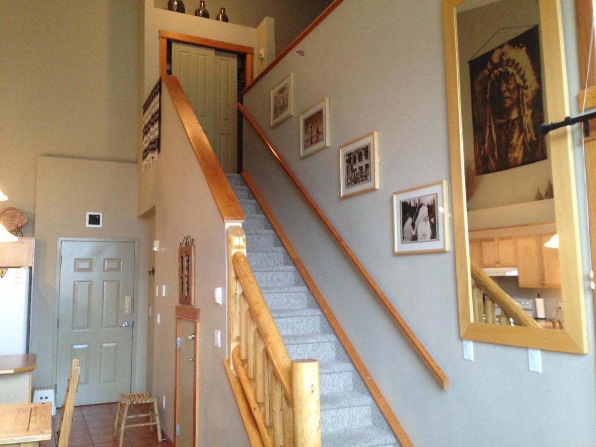 Apartment 406, Indigenous Artefacts Canmore Exterior foto